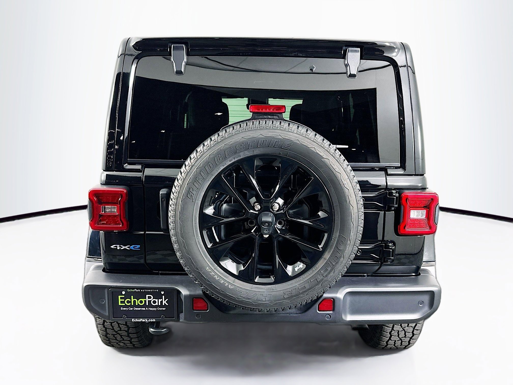 Used 2021 Jeep Wrangler Sahara w/ Cold Weather Group image 7