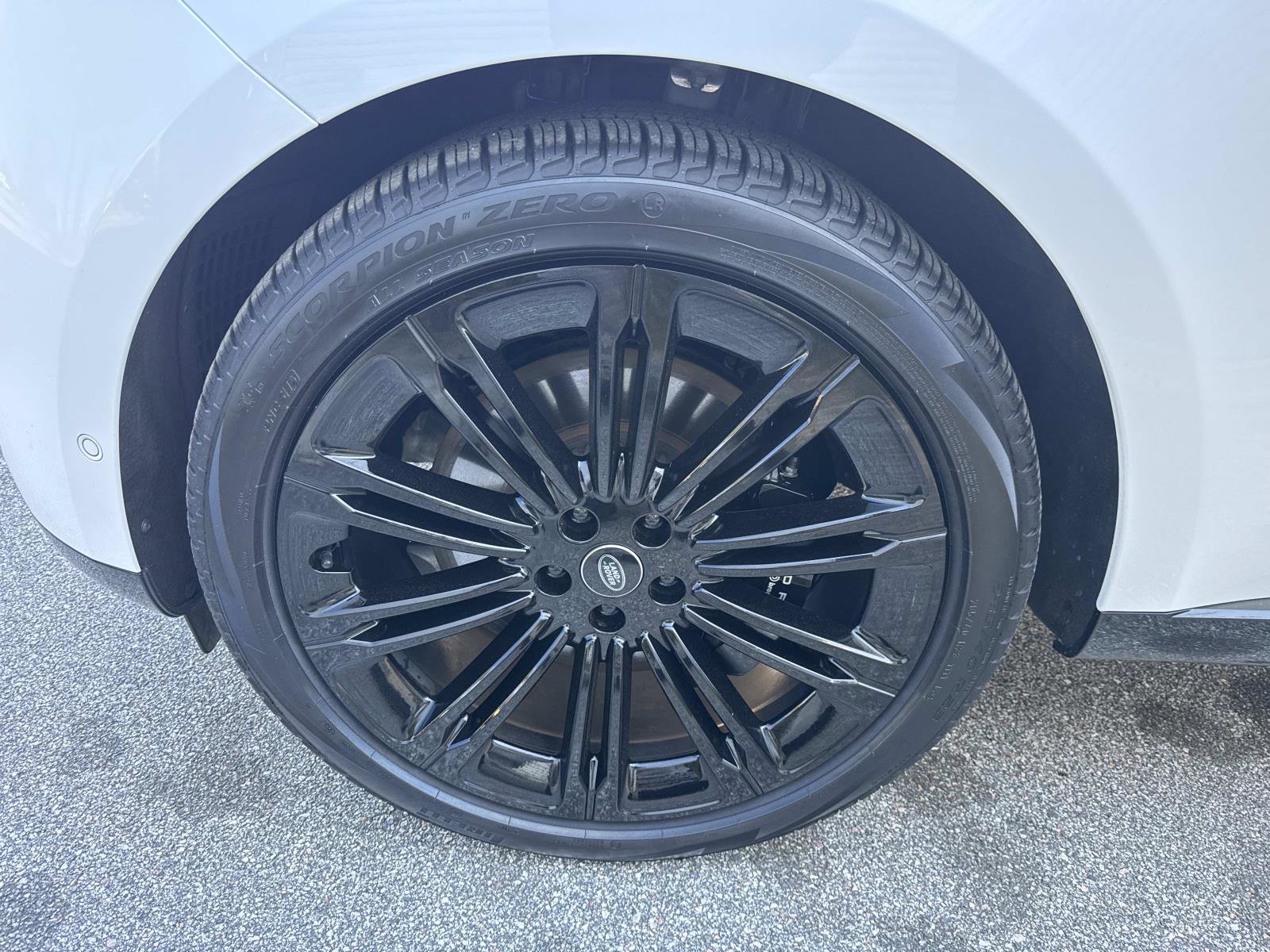 Certified 2024 Land Rover Range Rover Long Wheelbase Autobiography image 10