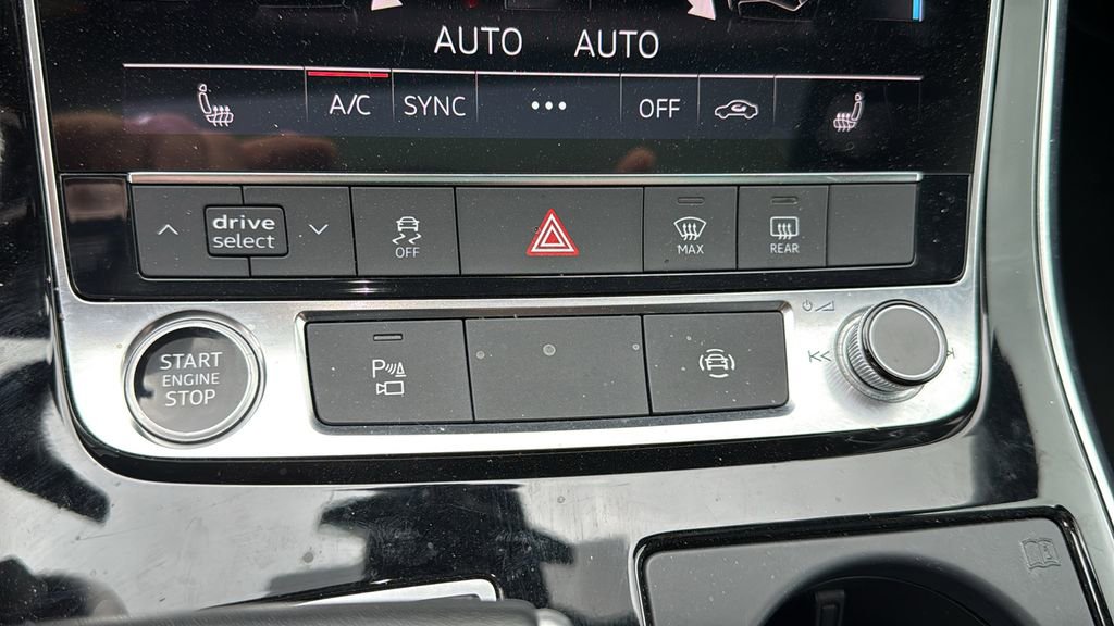 Used 2025 Audi Q7 3.0T Premium Plus AWD/4WD image 35