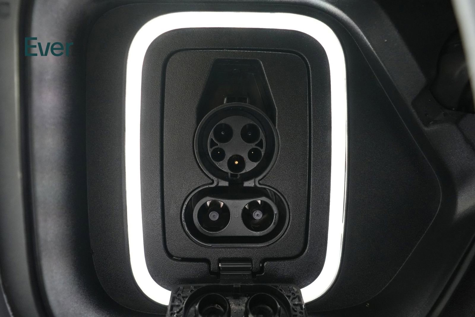 Used 2024 Rivian R1T Adventure AWD/4WD image 10
