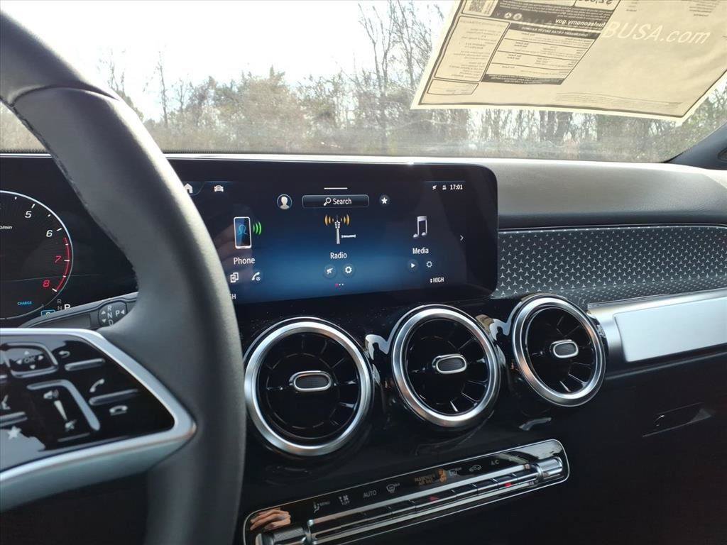 New 2026 Mercedes-Benz GLB 250 4MATIC image 15
