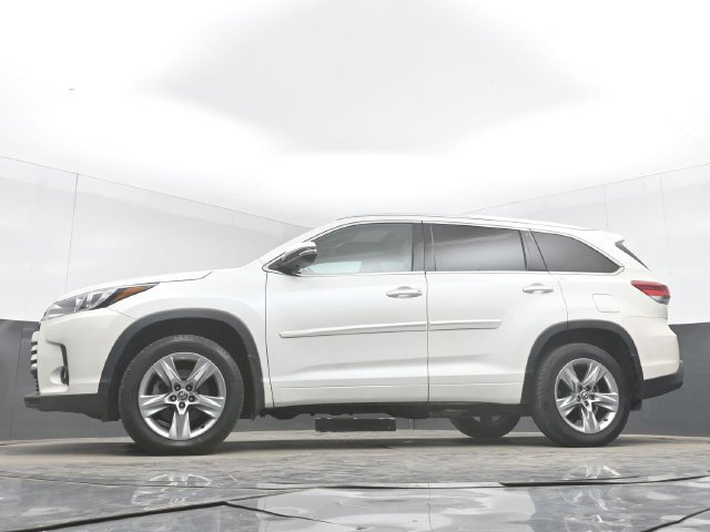 Used 2017 Toyota Highlander Limited AWD/4WD image 31
