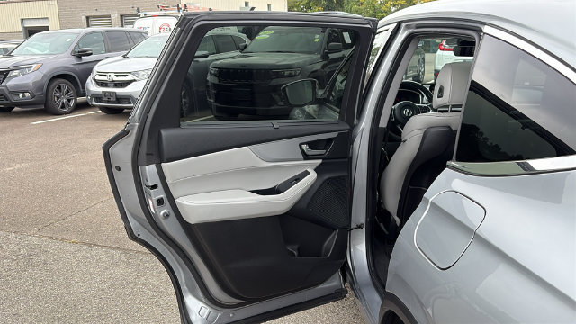 Used 2023 Acura MDX w/ Technology Package AWD/4WD image 24