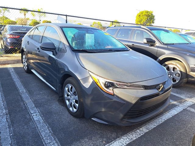 Used 2025 Toyota Corolla LE image 2