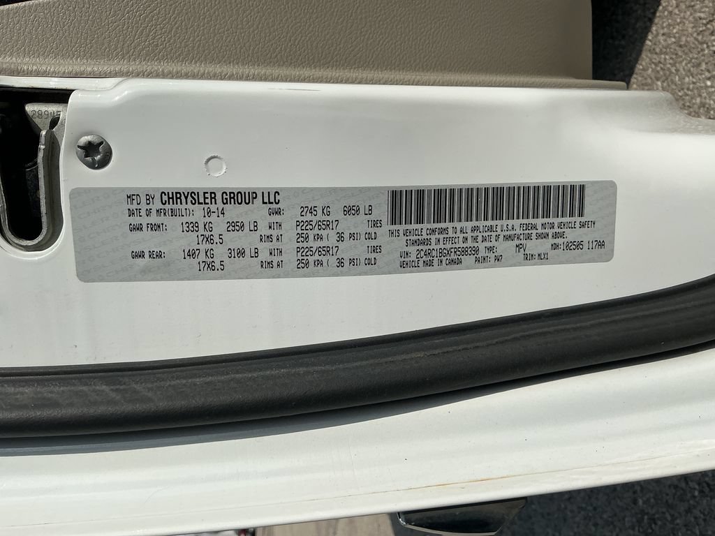 Used 2015 Chrysler Town & Country Touring FWD image 30