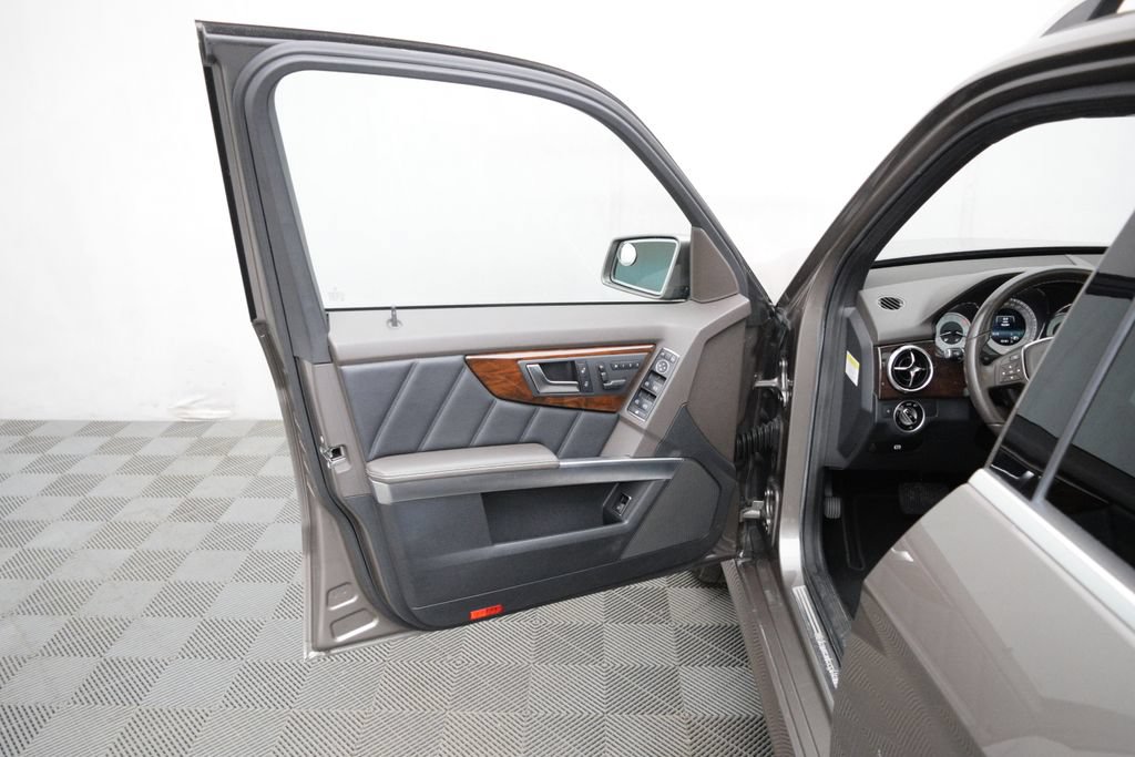 Used 2014 Mercedes-Benz GLK 250 BlueTEC 4MATIC image 9