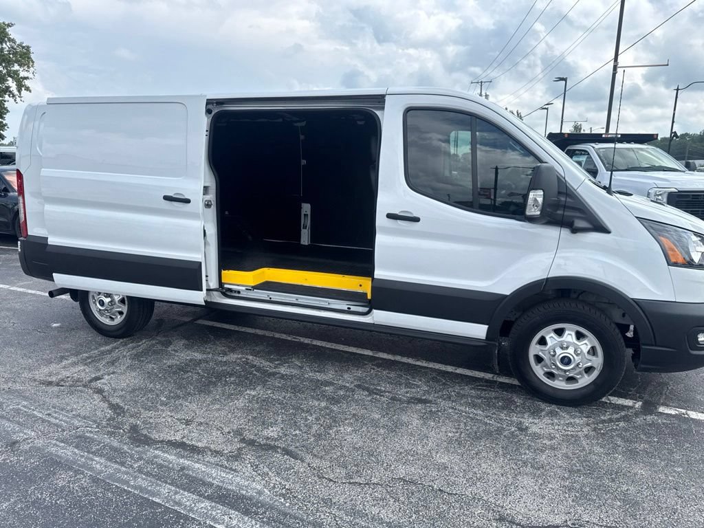 Certified 2025 Ford Transit 350 Low Roof AWD image 34
