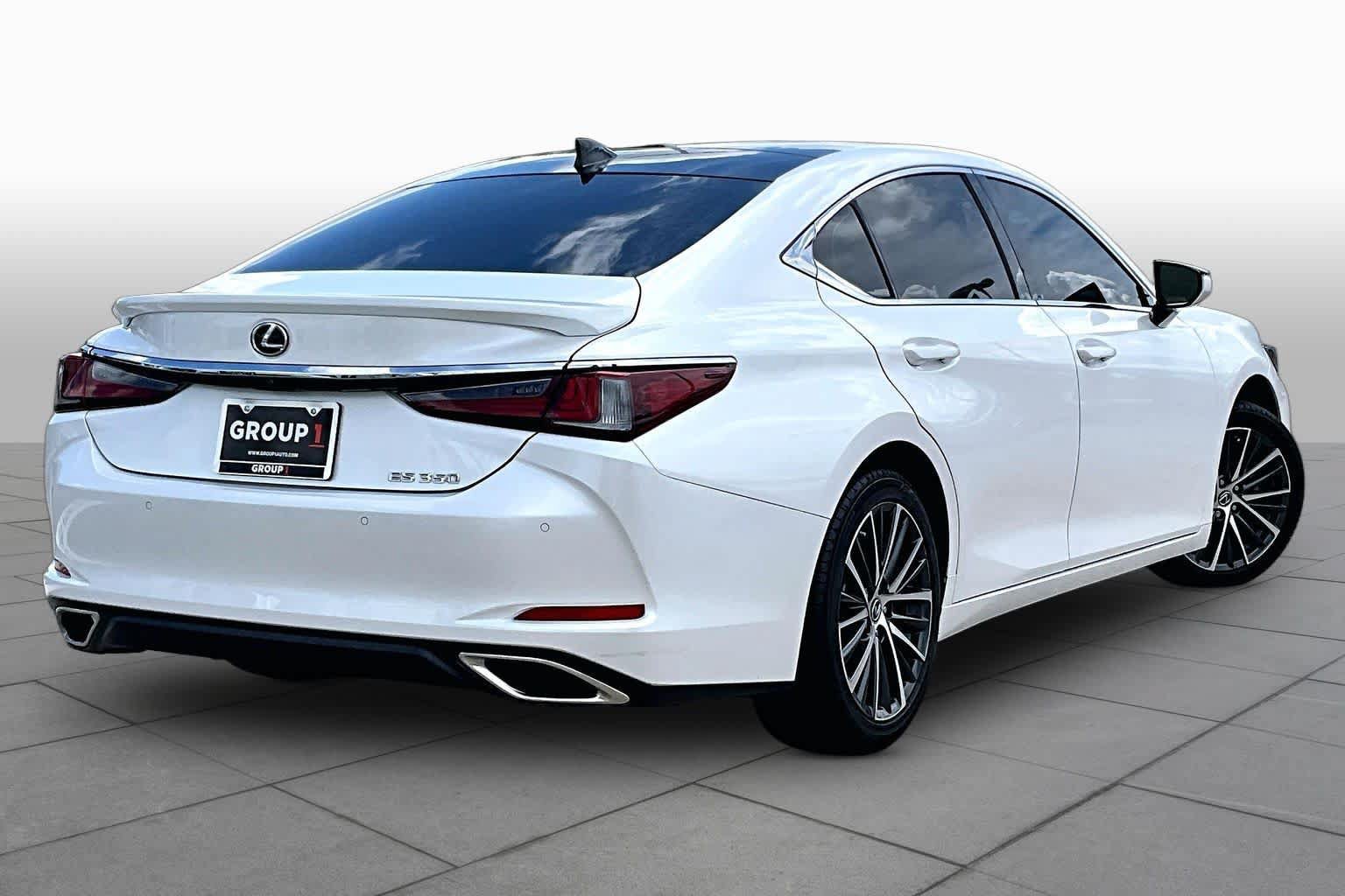 Used 2023 Lexus ES 350 w/ Premium Package FWD image 11