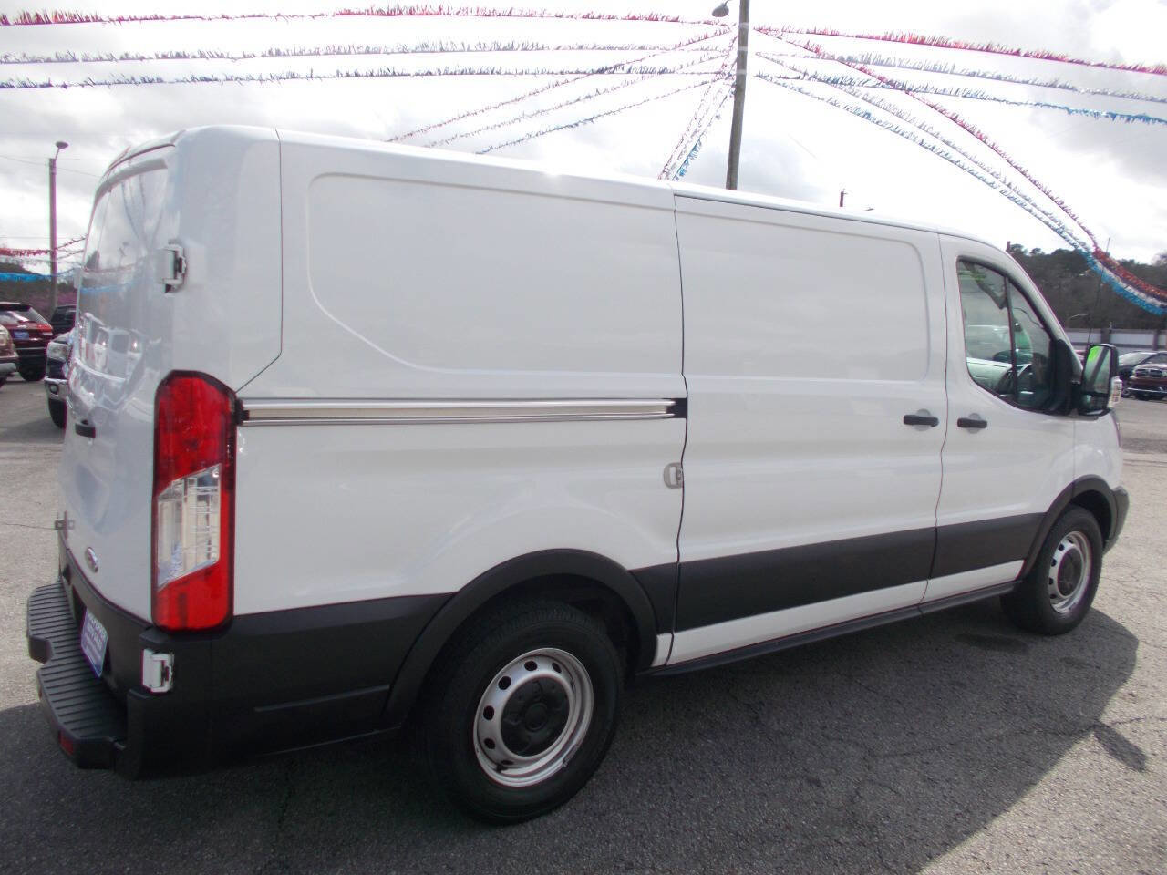 Used 2019 Ford Transit 150 130 Low Roof RWD image 3
