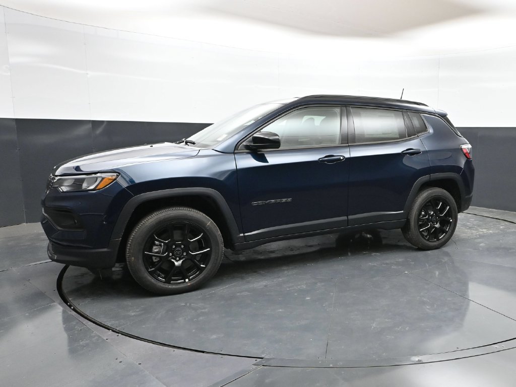 New 2026 Jeep Compass Latitude AWD/4WD image 30