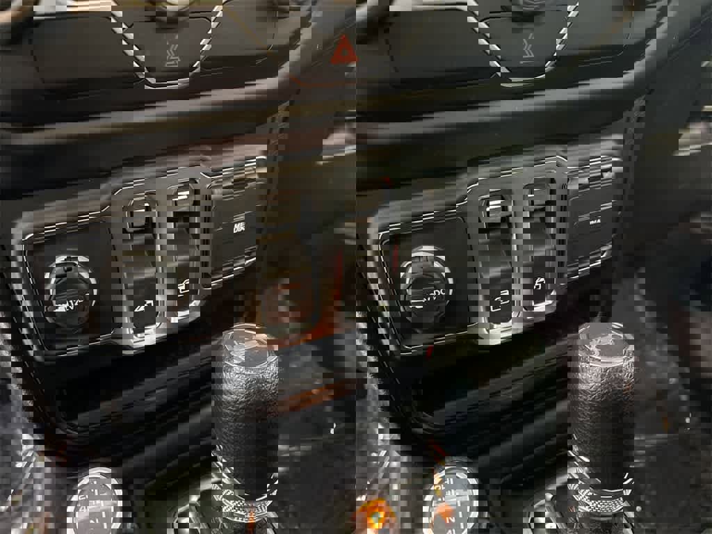 Used 2020 Jeep Wrangler Sport image 30