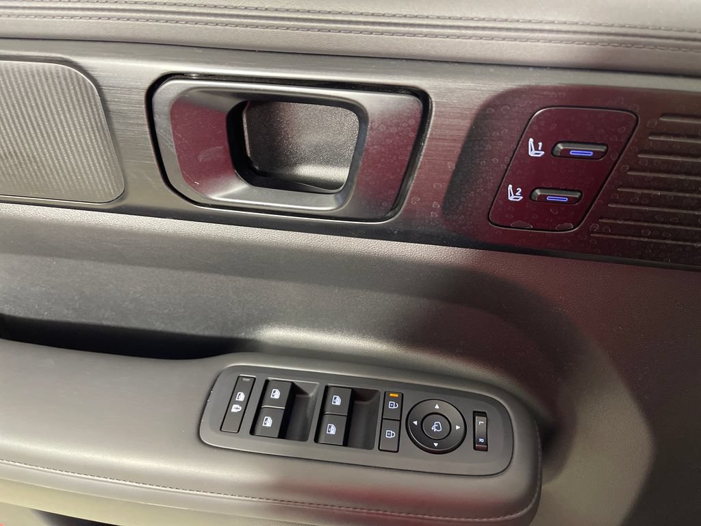 Used 2024 Hyundai Santa Fe Calligraphy AWD/4WD image 18