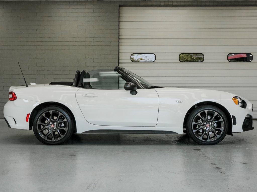 Used 2019 FIAT 124 Spider Abarth w/ Convenience Group RWD image 3