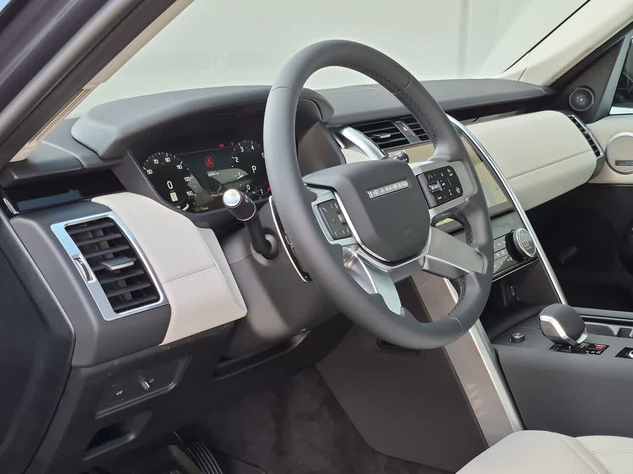 New 2026 Land Rover Discovery S AWD/4WD image 10