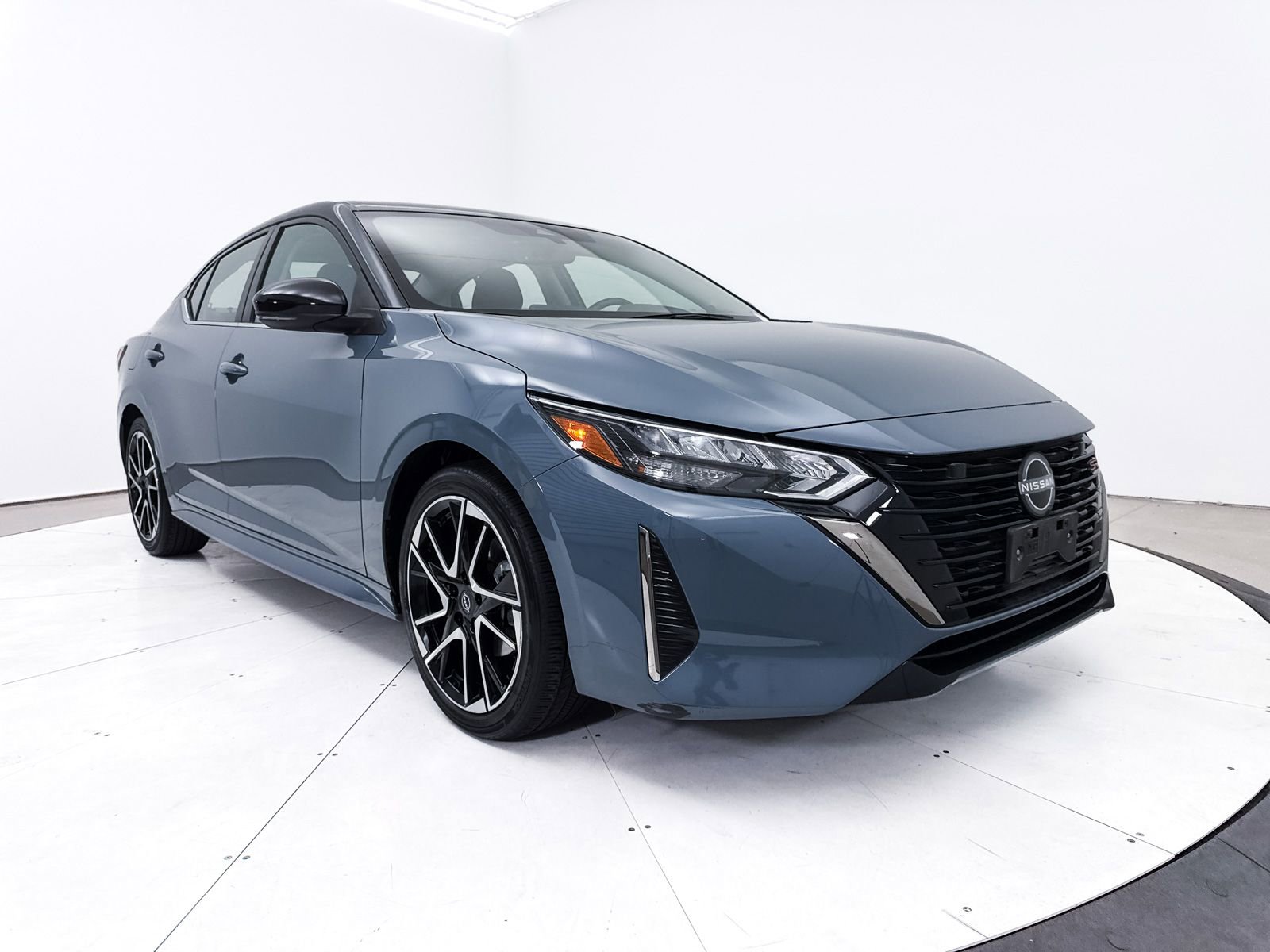 Used 2024 Nissan Sentra SR w/ Trunk Package image 9