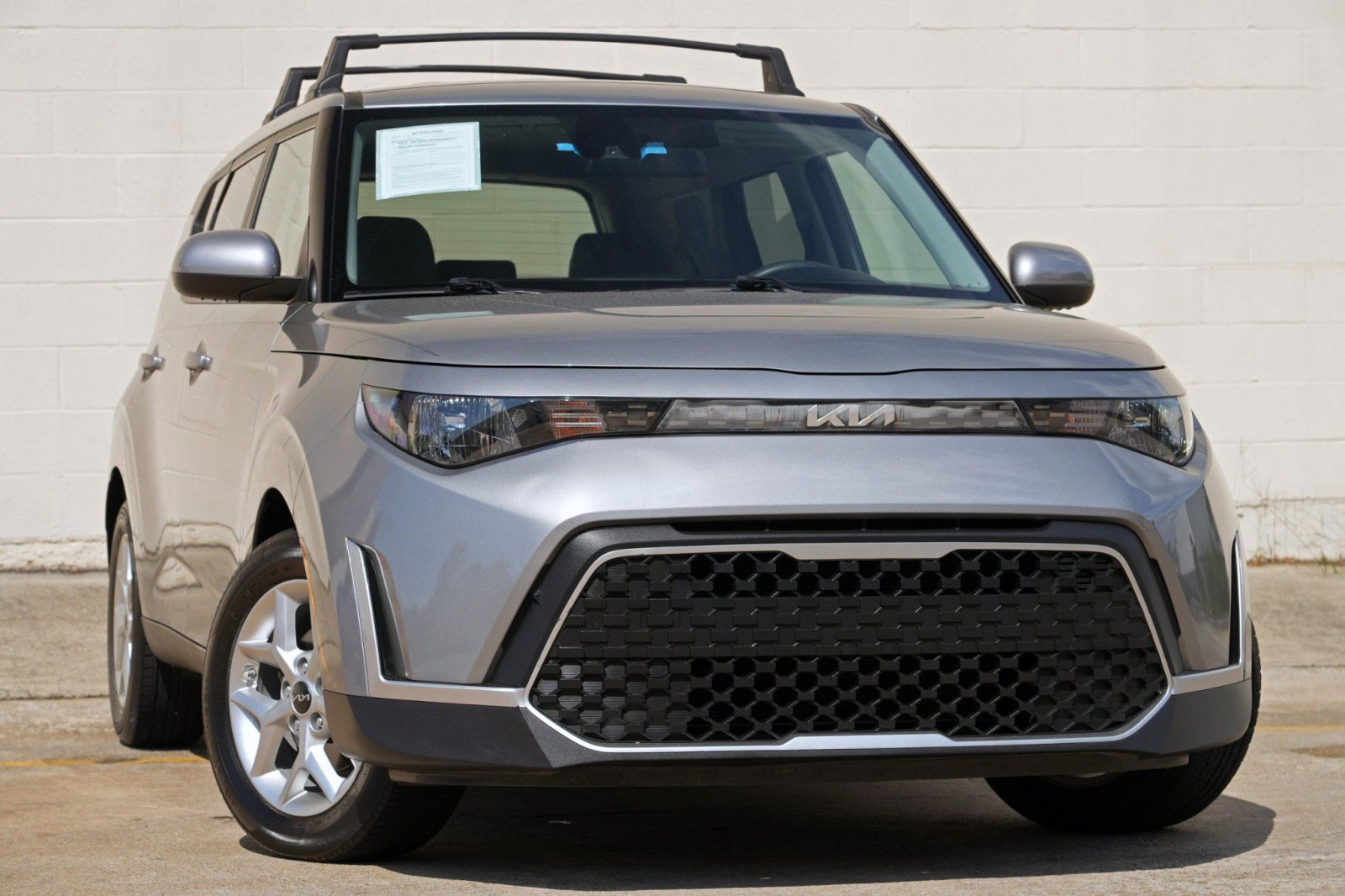 Used 2023 Kia Soul LX w/ LX Technology Package FWD image 2