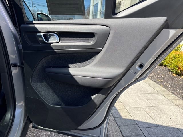 Used 2025 Volvo XC40 B5 Plus AWD/4WD image 12
