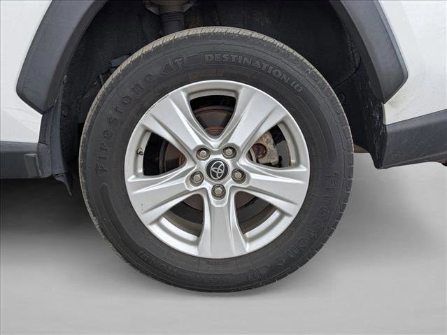 Used 2019 Toyota RAV4 LE w/ Carpet Mat Package AWD/4WD image 14