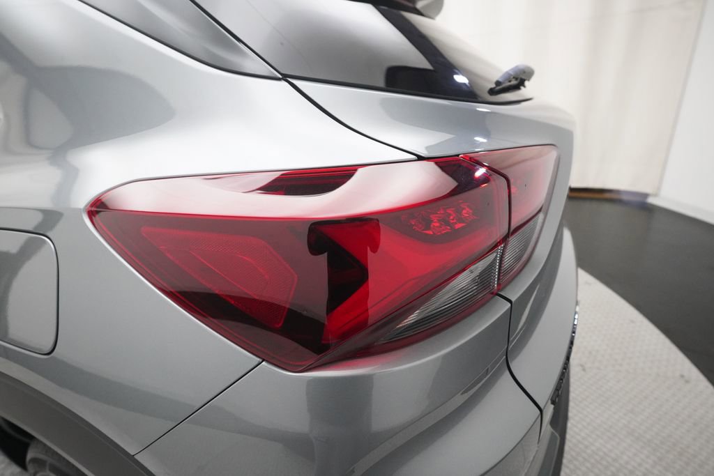 Used 2023 Chevrolet TrailBlazer RS w/ Technology Package image 31