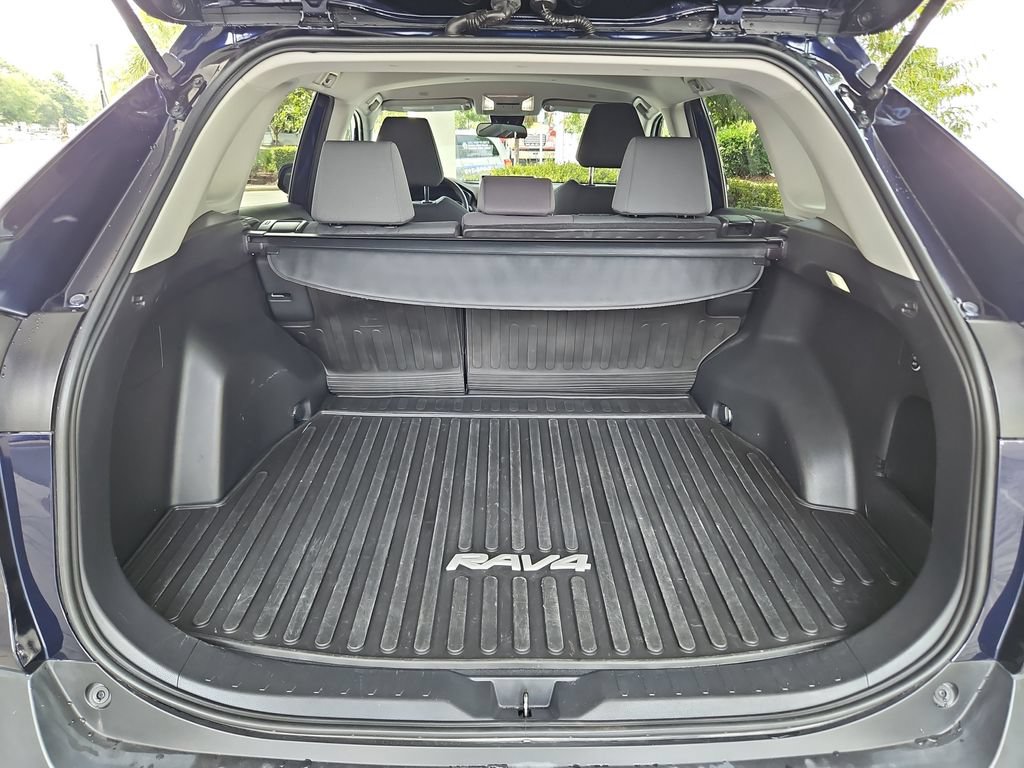Used 2023 Toyota RAV4 XLE FWD image 29