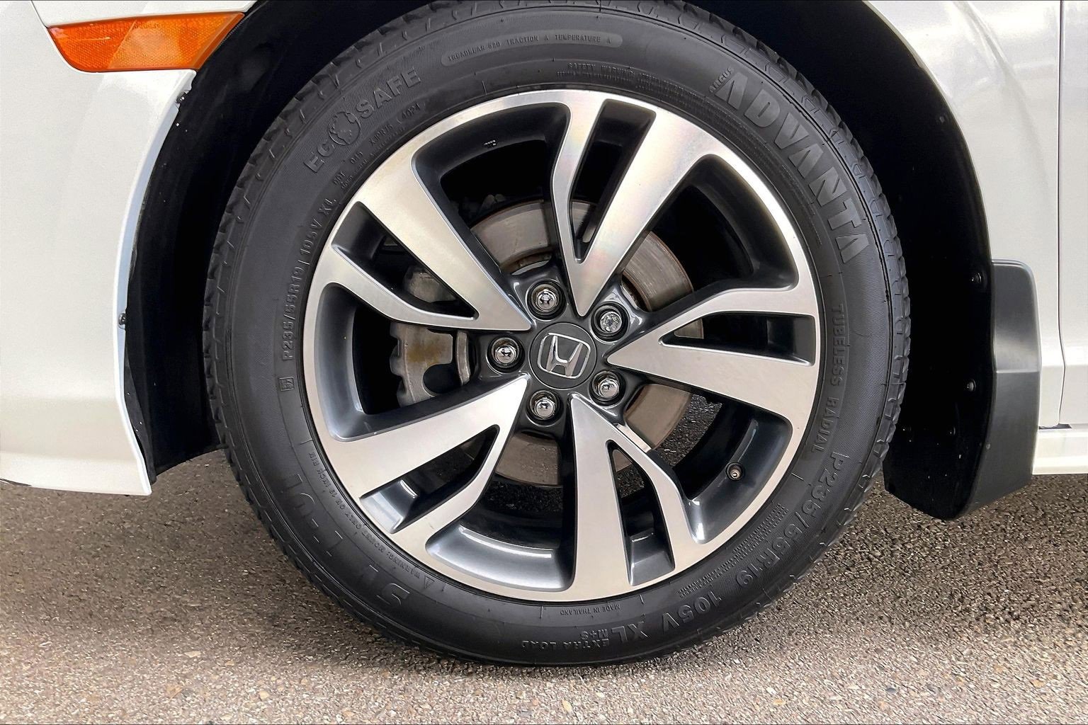 Used 2023 Honda Odyssey Touring image 24