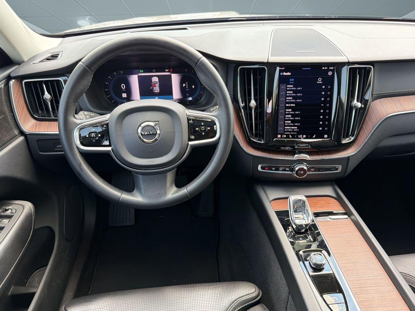 Certified 2023 Volvo XC60 B5 Ultimate FWD image 26