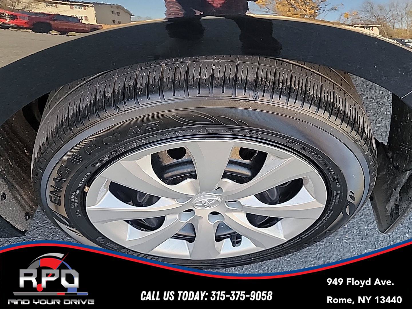 Used 2024 Toyota Corolla LE FWD image 14