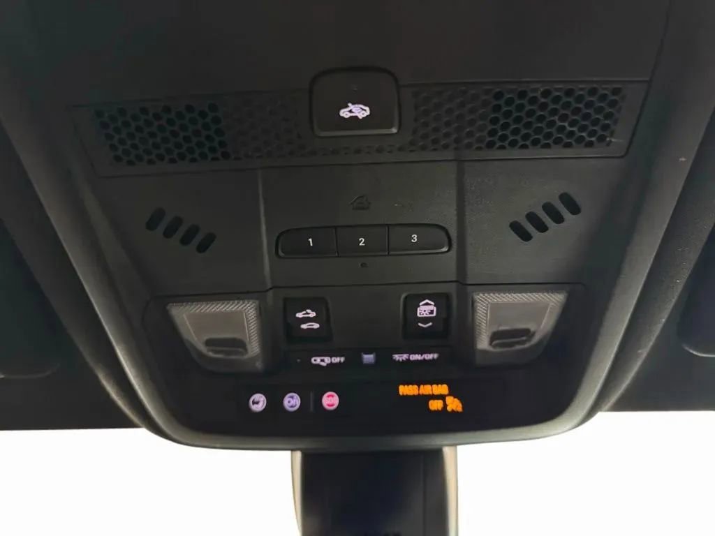 Used 2023 Cadillac XT6 Premium Luxury image 12