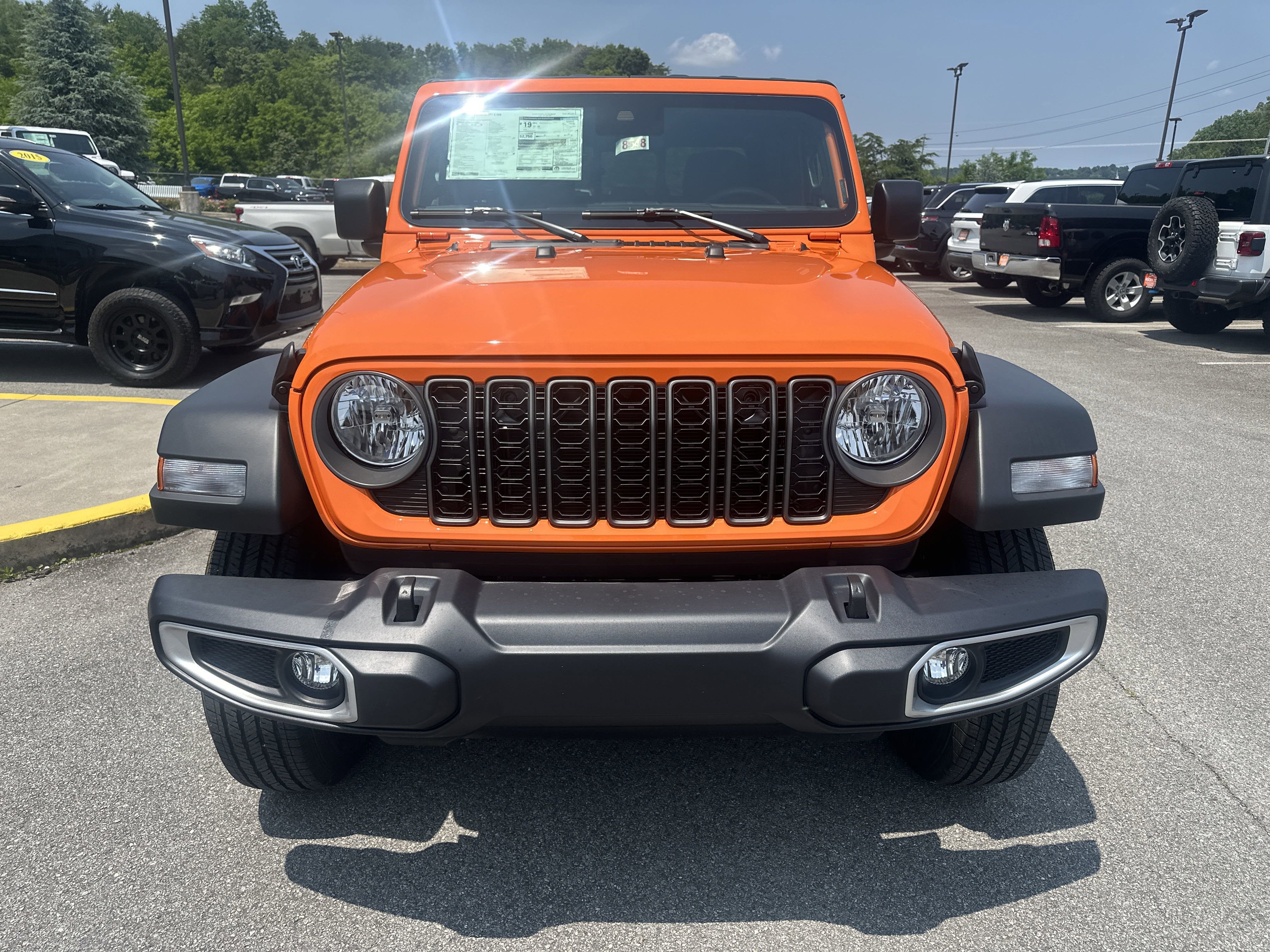 New 2025 Jeep Gladiator Sport image 3