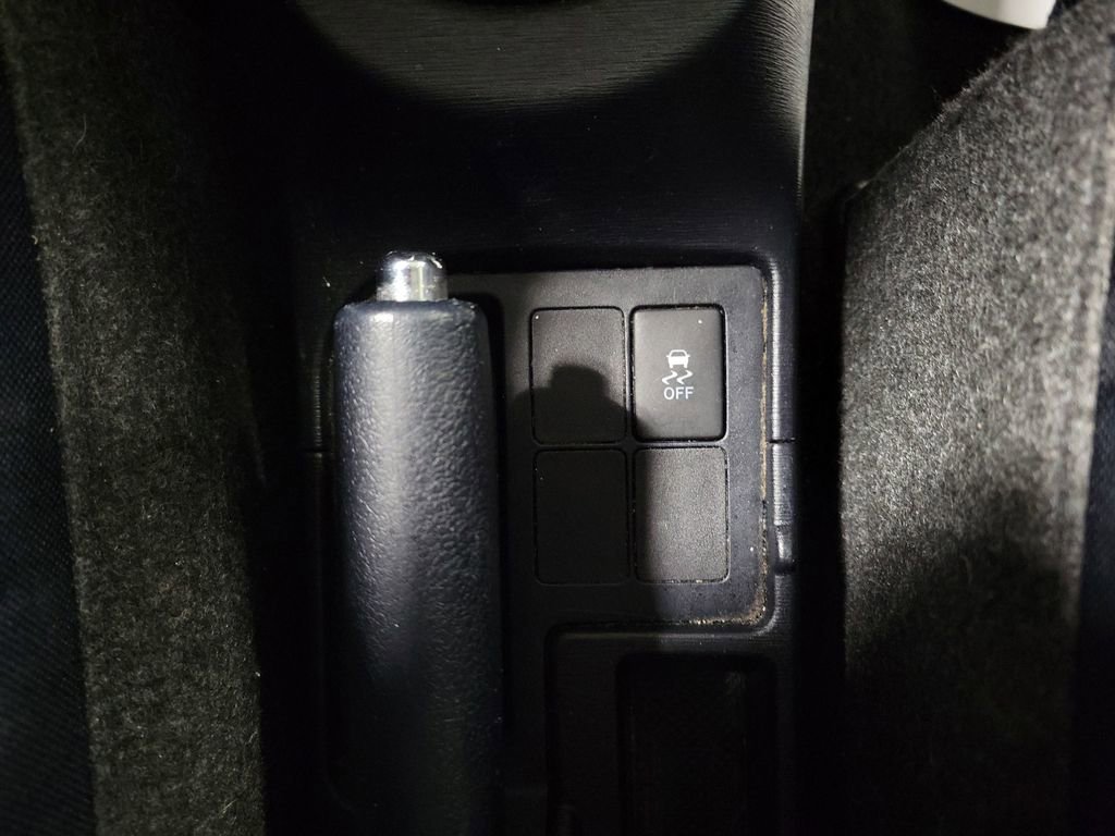 Used 2012 Toyota Yaris LE image 15