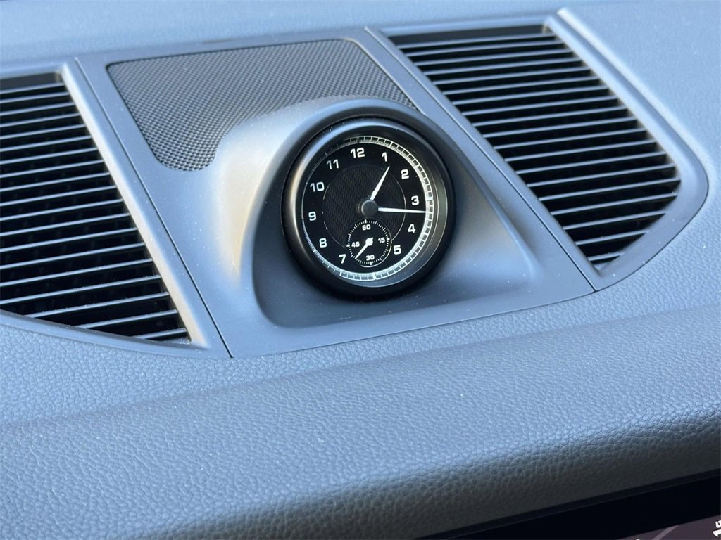 Used 2025 Porsche Macan image 24