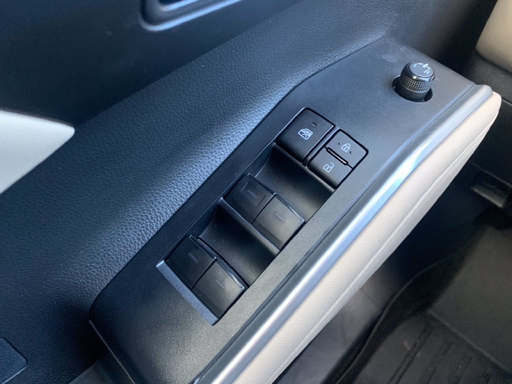 Used 2023 Toyota Highlander XLE FWD image 21