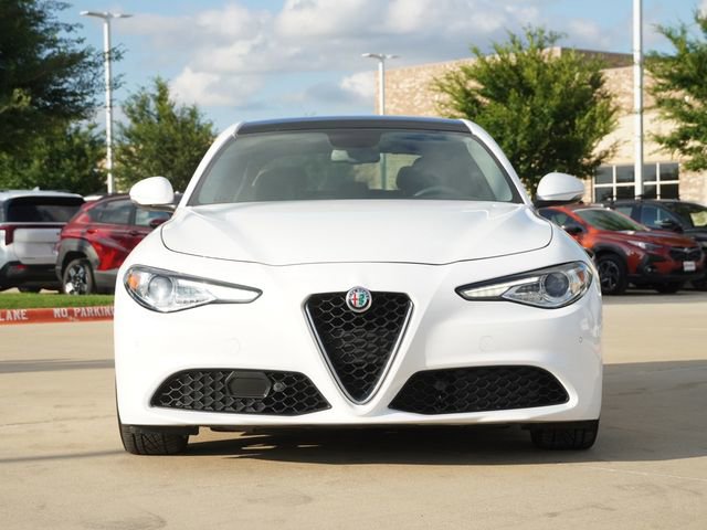 Used 2019 Alfa Romeo Giulia Ti RWD image 2