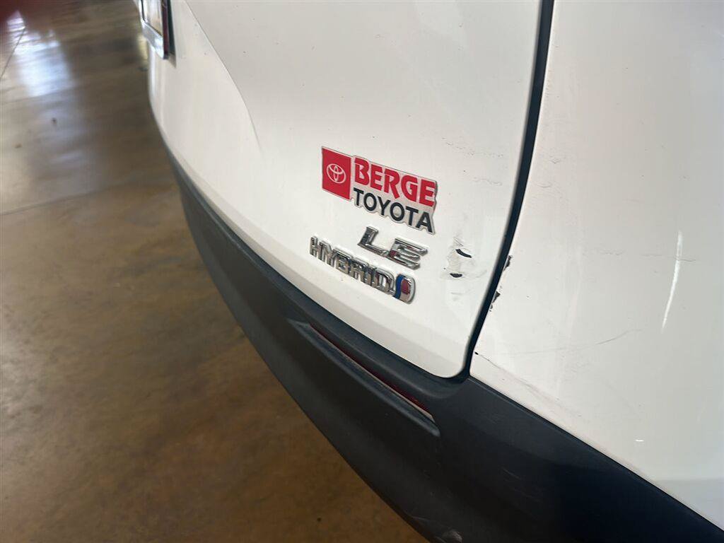 Used 2023 Toyota Sienna LE AWD/4WD image 4