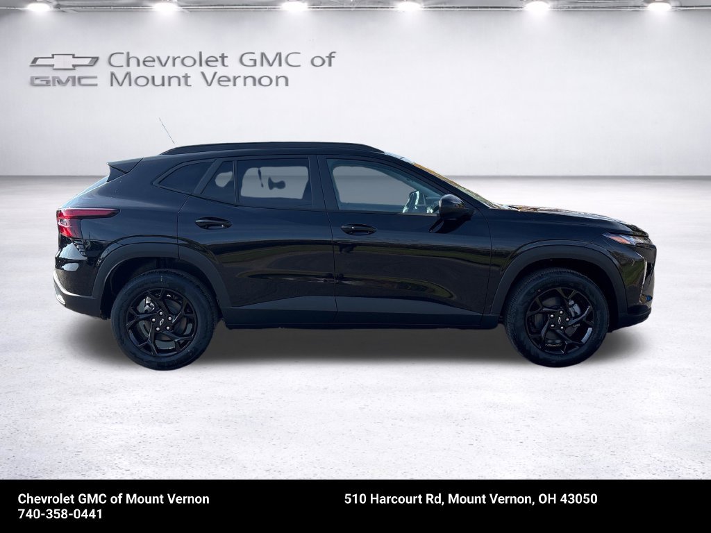 New 2026 Chevrolet Trax LT w/ Midnight Edition FWD image 8