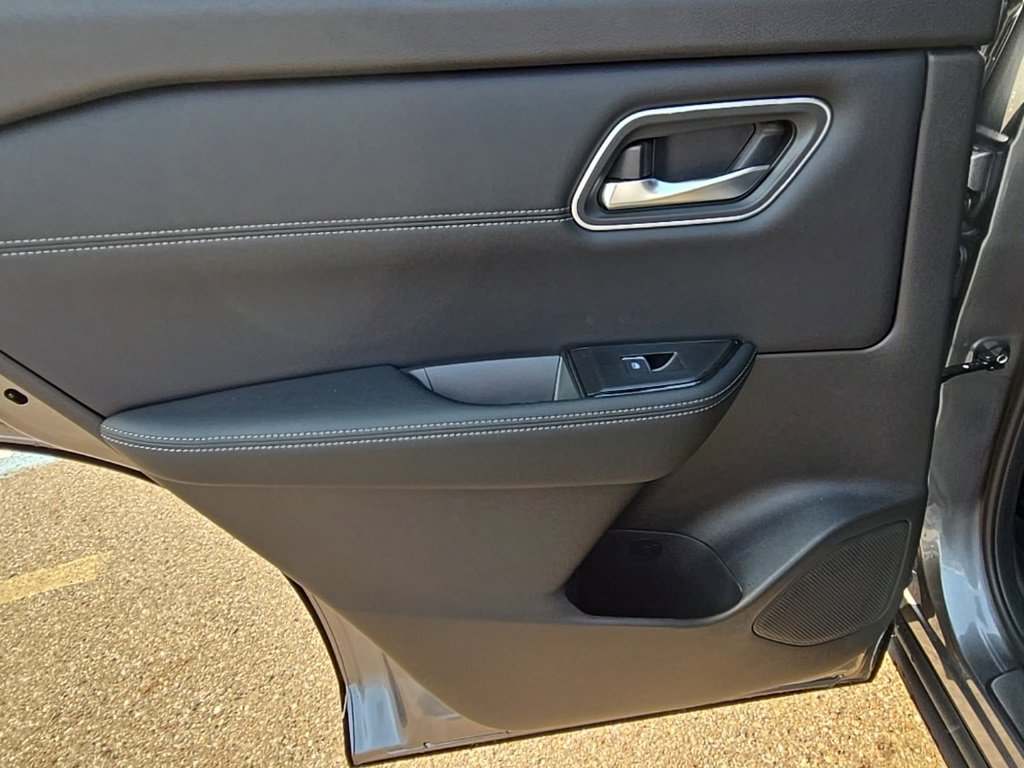 New 2026 Nissan Rogue Platinum image 36