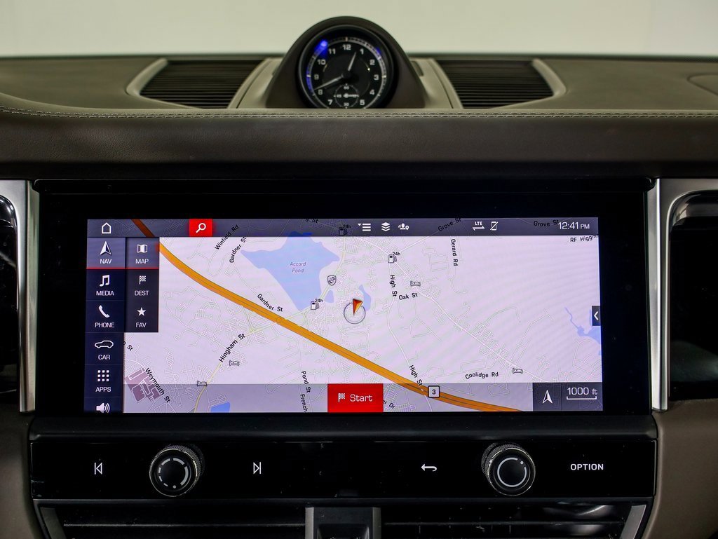 Certified 2023 Porsche Macan S w/ Premium Package Plus image 15