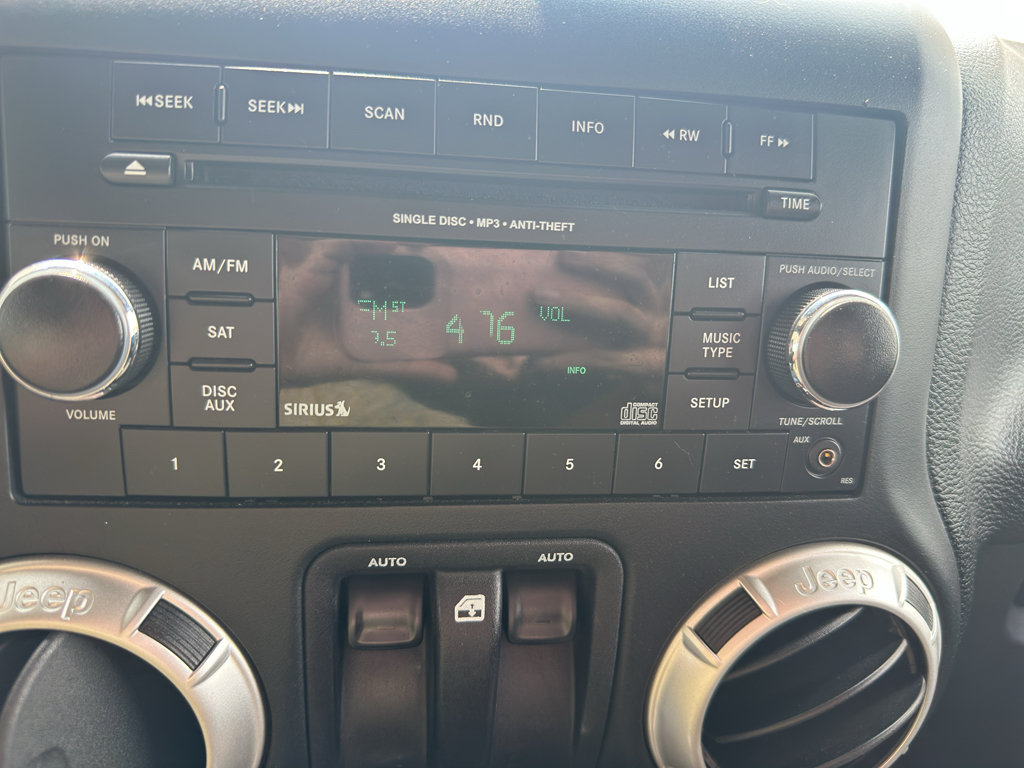Used 2017 Jeep Wrangler Rubicon w/ Power Convenience Group AWD/4WD image 20