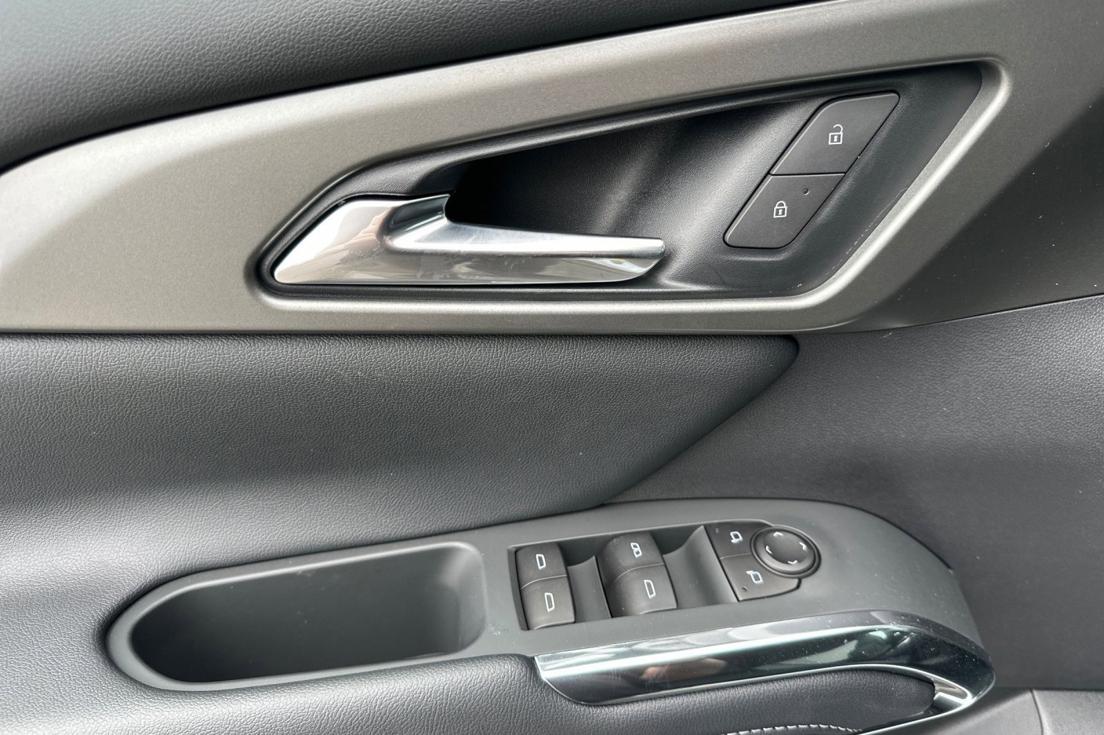 New 2025 Chevrolet Traverse LT w/ Enhanced Driving Package image 11