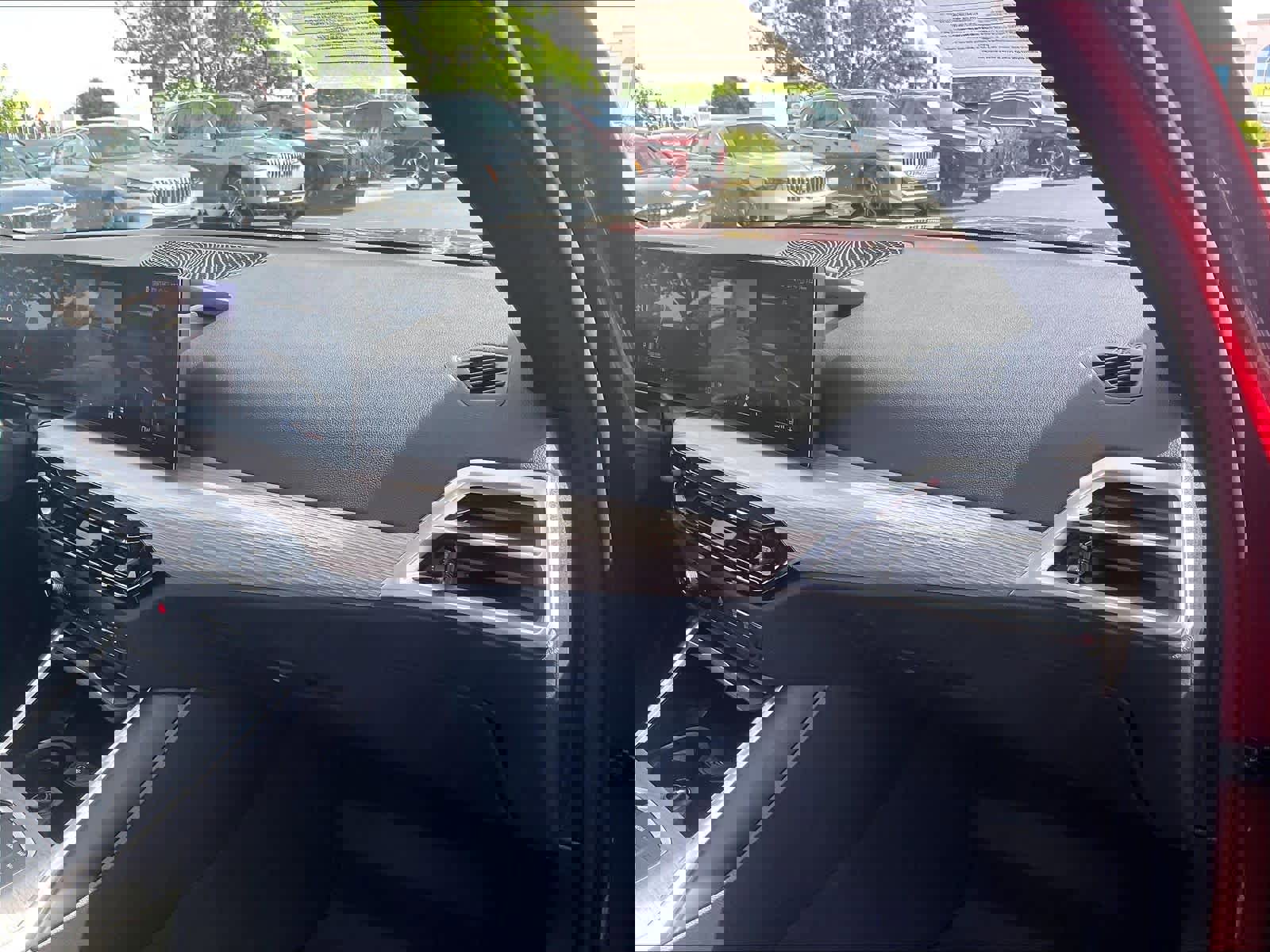 Used 2026 BMW 330i Sedan w/ M Sport Package image 18