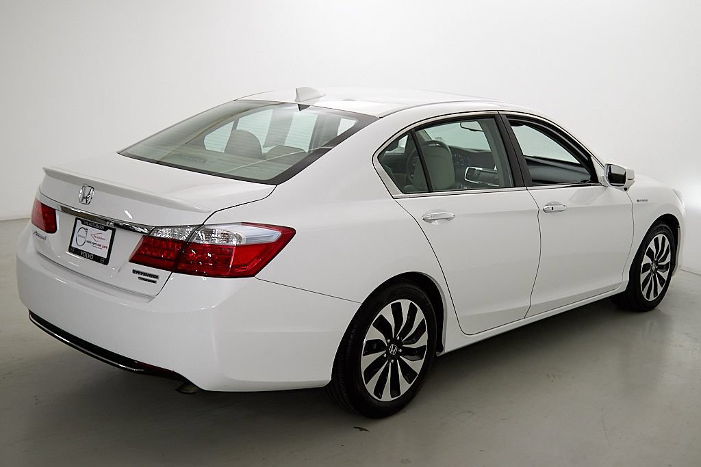 Used 2015 Honda Accord Touring image 9