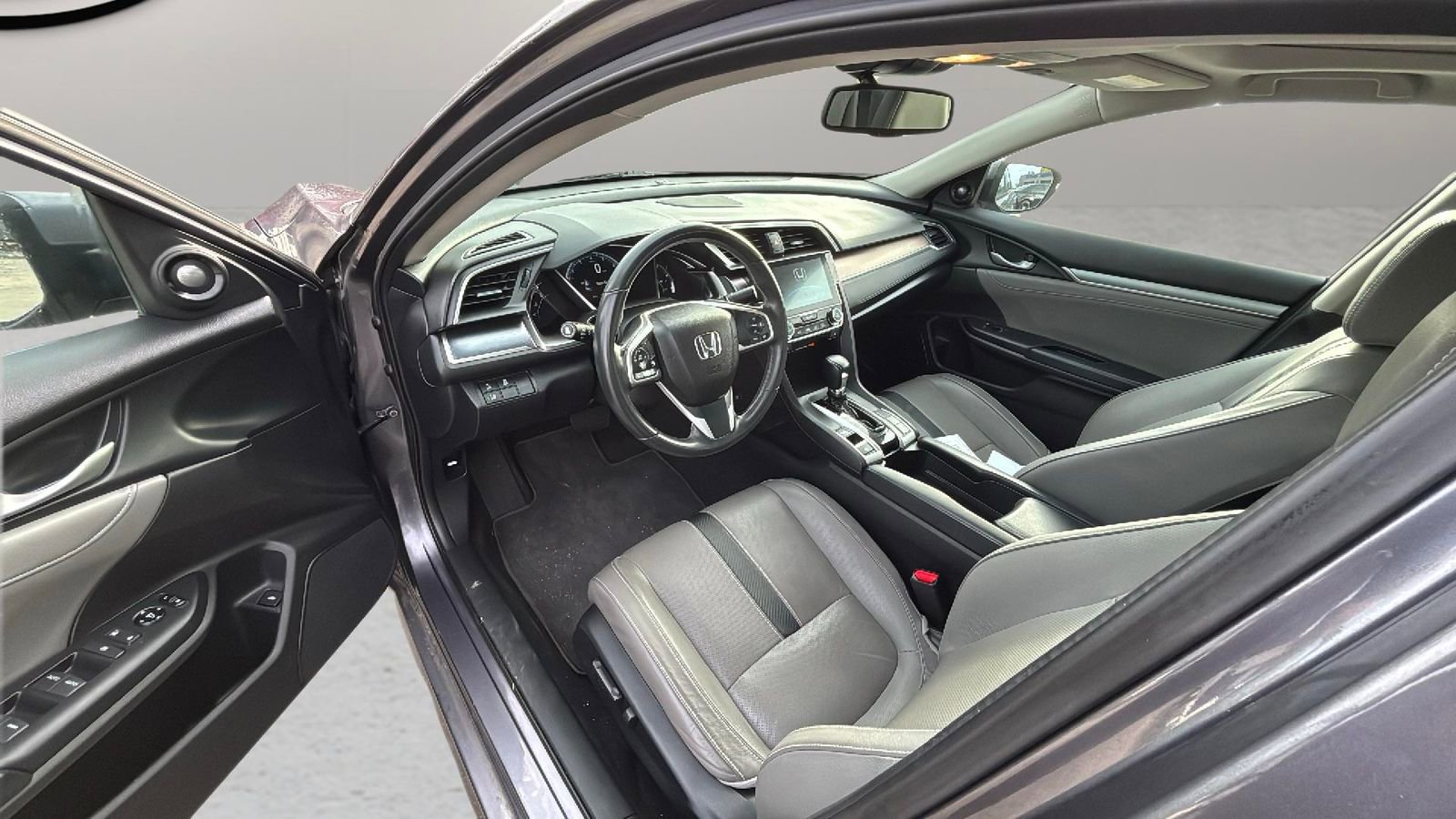 Used 2017 Honda Civic Touring image 16