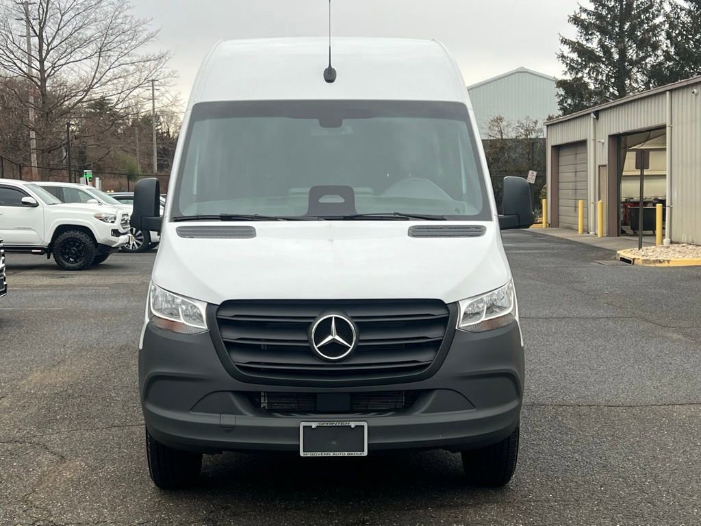 Used 2025 Mercedes-Benz Sprinter 2500 image 2