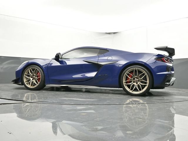 Used 2025 Chevrolet Corvette Z06 w/ Z07 Performance Package RWD image 41