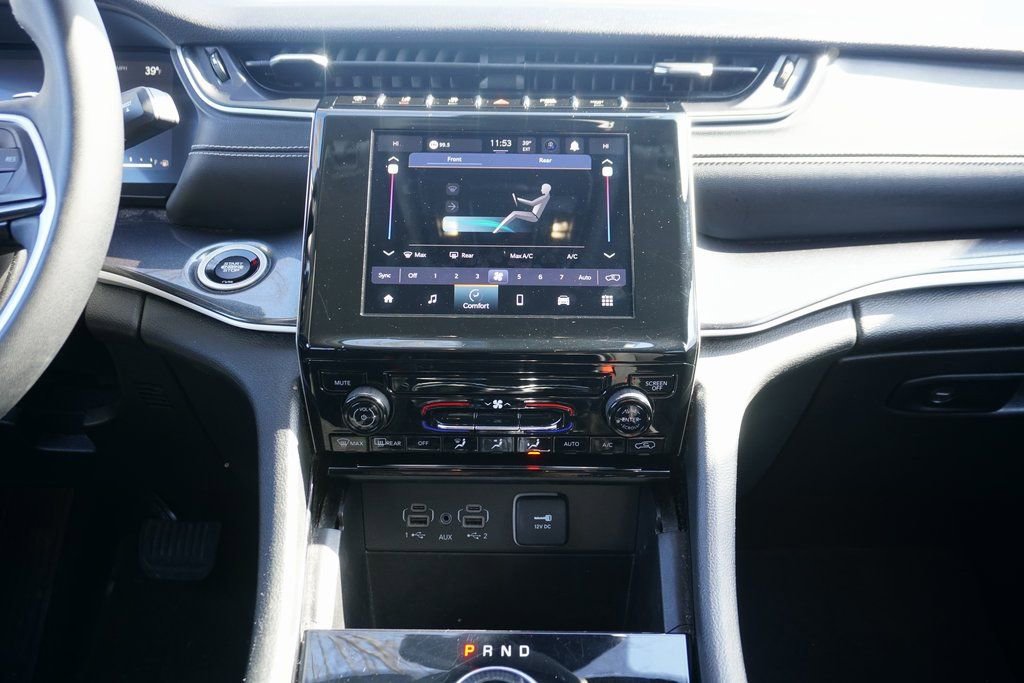 Used 2023 Jeep Grand Cherokee L Laredo image 25