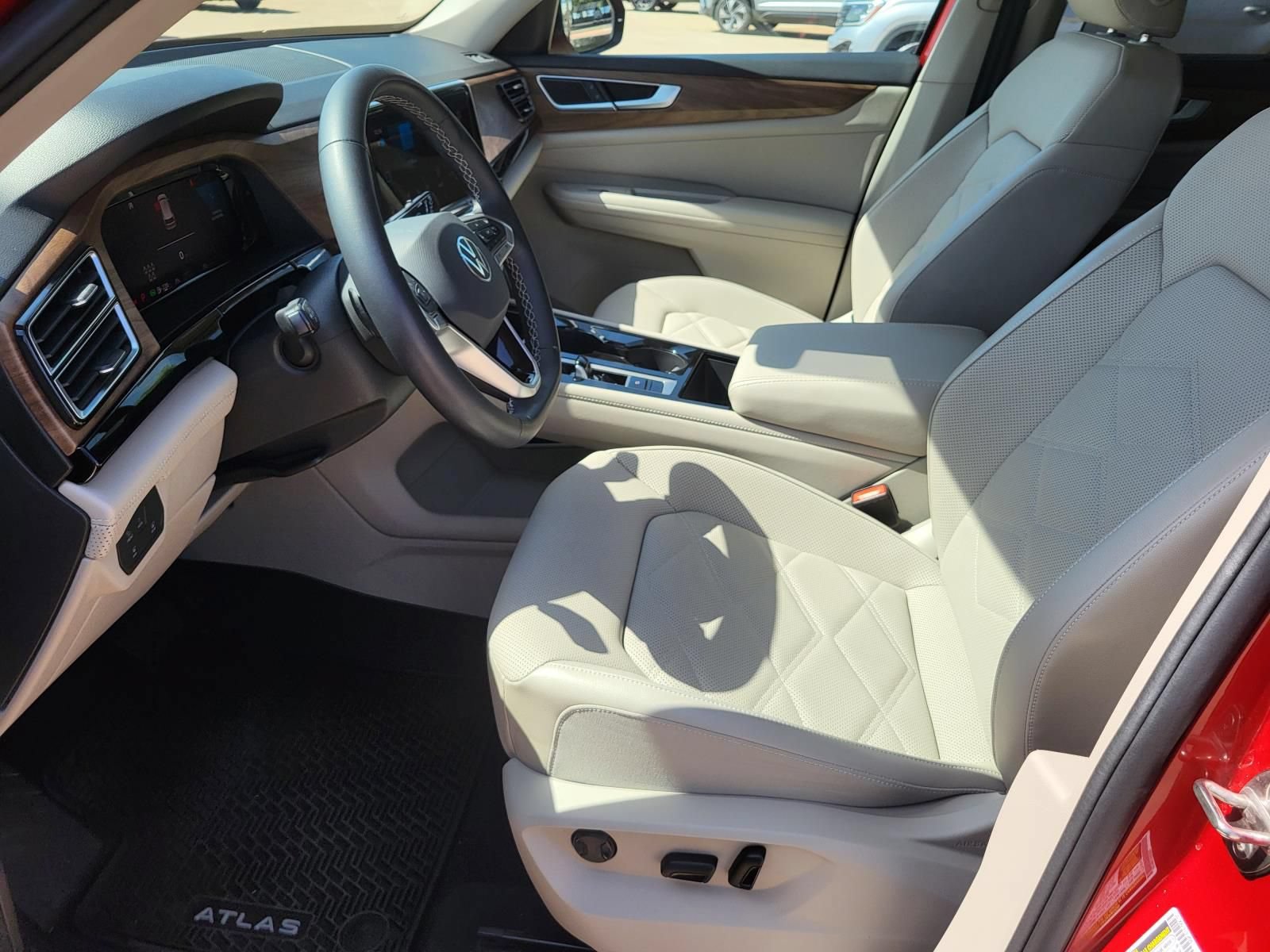 Used 2024 Volkswagen Atlas SE FWD image 22