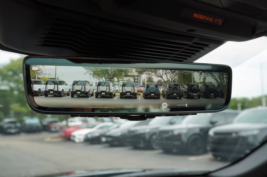 New 2026 Land Rover Discovery Sport Landmark AWD/4WD image 17