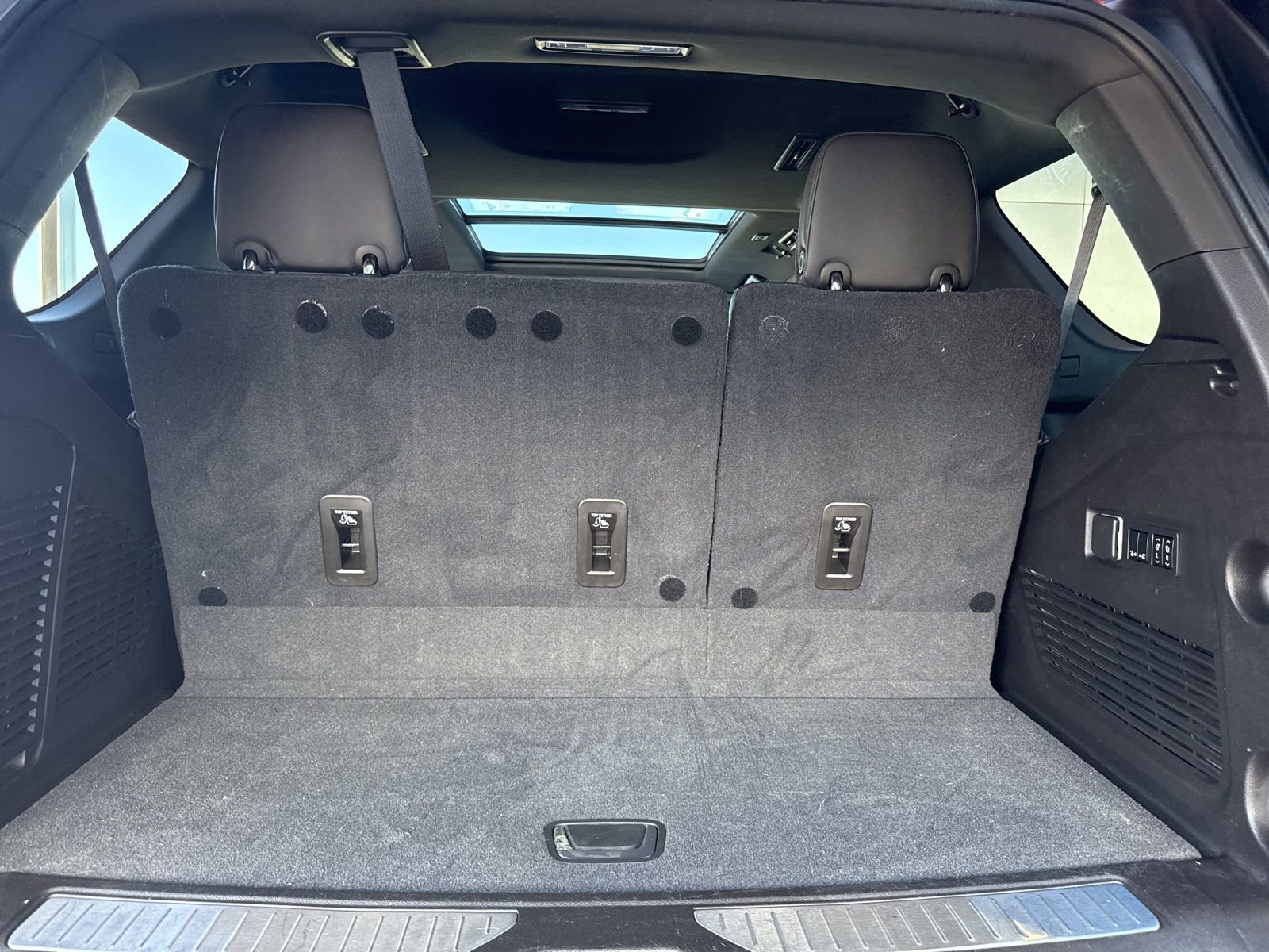 Used 2021 Chevrolet Tahoe High Country image 14