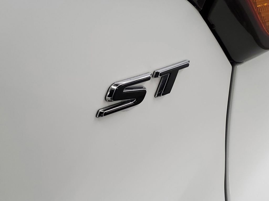 Used 2023 Buick Encore GX Select w/ Sport Touring Package FWD image 25