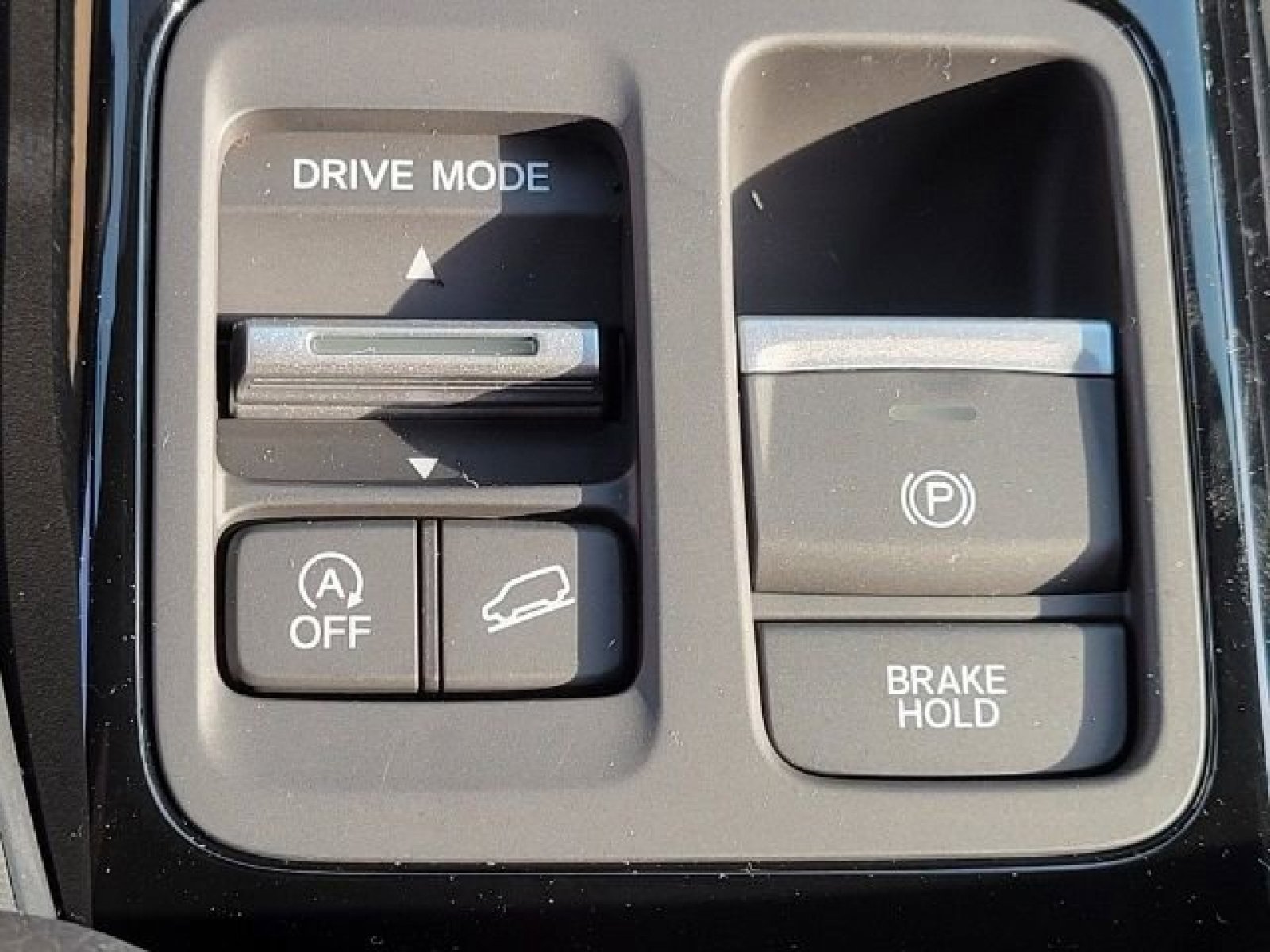 Used 2025 Honda Pilot TrailSport image 14